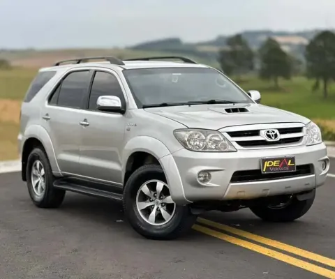 Toyota Hilux SW4 SRV 4x4 3.0 Dies. Aut  - Prata - 2005/2006