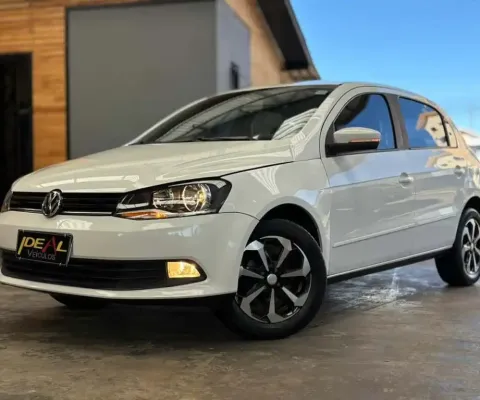 Volkswagen Gol Comfortline 1.6 - Branca - 2014/2015