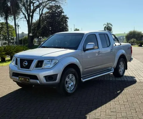 Nissan Frontier 4X4 - Prata - 2013/2014