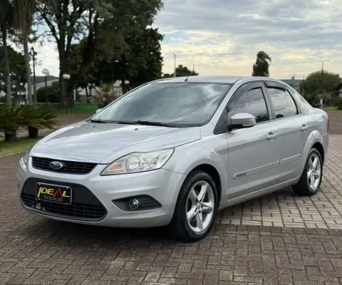 Ford Focus Sedan 2.0 Aut. Flex - Prata - 2010/2010