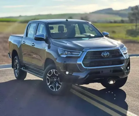 Toyota Hilux SRX 4x4 2.8 - Cinza - 2025/2025