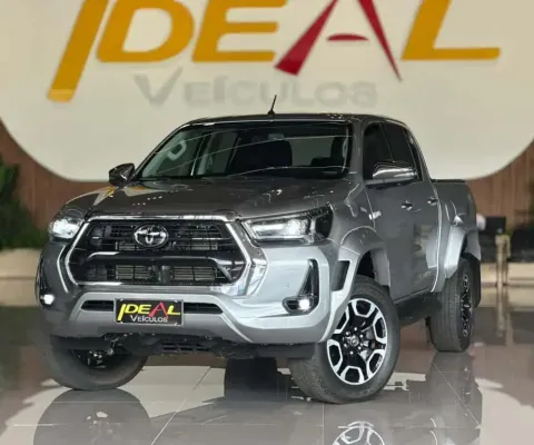 Toyota Hilux SRX Plus 4x4 - Prata - 2023/2024