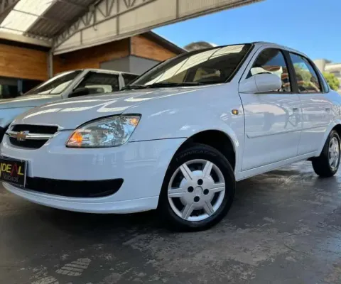 Chevrolet Classic 1.0 LS - Branca - 2013/2014