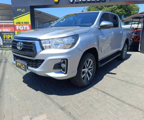 Toyota Hilux SRV - Prata - 2019/2019