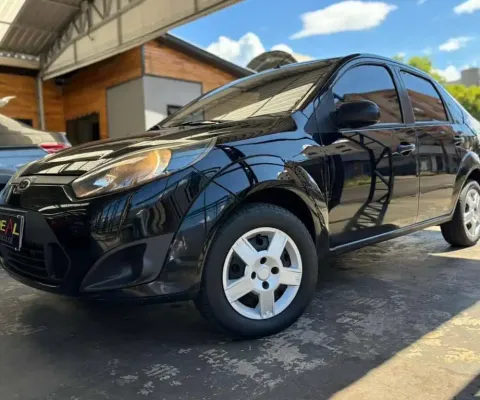 Ford Fiesta Sedan 1.0 8V - Preta - 2012/2013