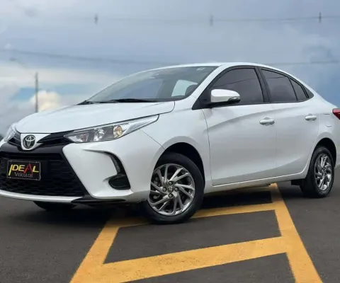 Toyota Yaris XS 1.5 - Branca - 2022/2023