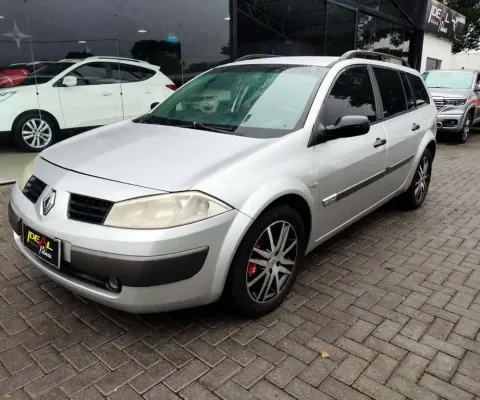 Renault Mégane Grand Tour Dynamique 2.0 - Prata - 2008/2009