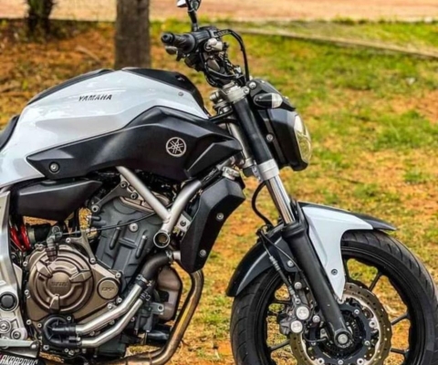 Yamaha Xj6 faço condições