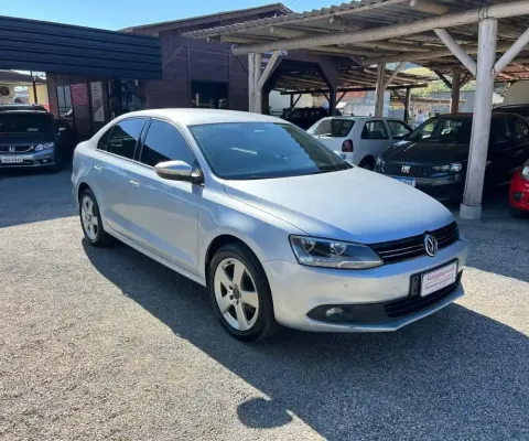 Volkswagen Jetta Comfortline 2.0 T.Flex 8V 4p Tipt.  - Prata - 2011/2012
