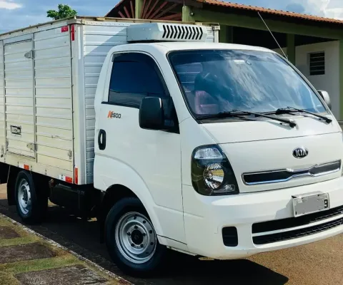 Vendo Kia Bongo, 187.000 km, único dono.