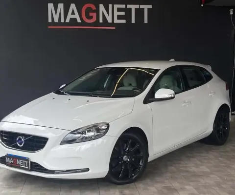 VOLVO V40 T4 2015