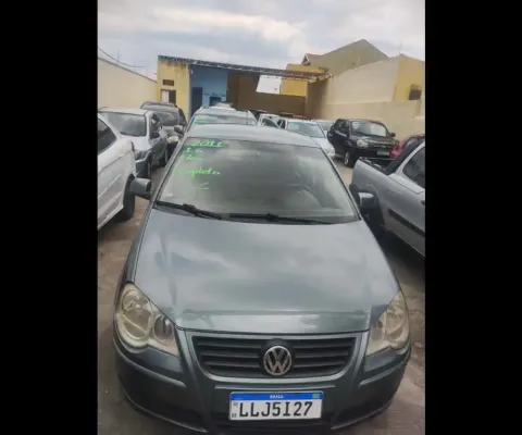 VOLKSWAGEN POLO Sed. COMFORT. 1.6 Mi Tot. Flex 8v