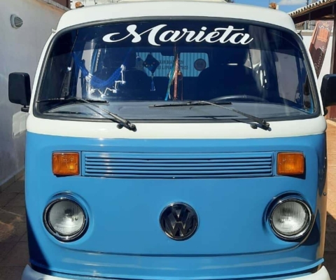 VOLKSWAGEN KOMBI à venda.
