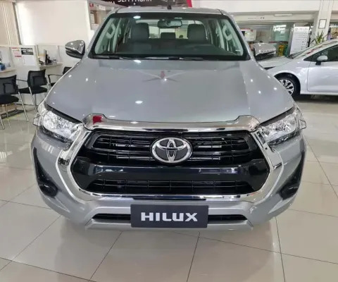 TOYOTA HILUX 2.8 D-4D TURBO DIESEL CD SRV 4X4 AUTOMÁTICO