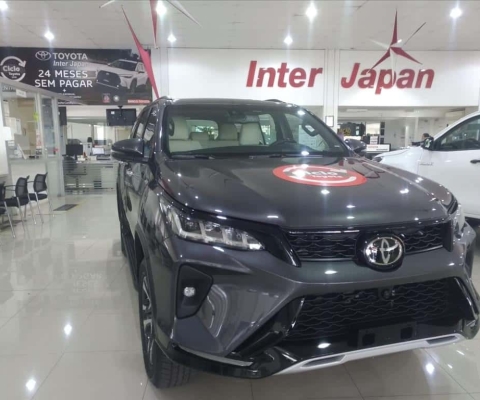 TOYOTA HILUX SW4 2.8 D-4D TURBO DIESEL DIAMOND 7L 4X4 AUTOMÁTICO