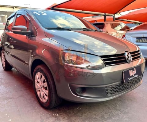 Volkswagen Fox 1.0 Mi Total Flex 8V 5p  - Cinza - 2012/2013