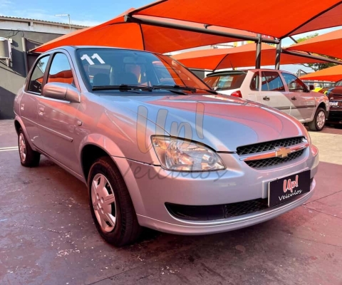 Chevrolet Classic LS - Prata - 2010/2011