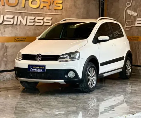 Volkswagen CrossFox 1.6 Mi Total Flex 8V 5p  - Branca - 2012/2013