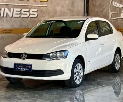 Volkswagen Voyage W/NOVO  1.0 - Branca - 2013/2014