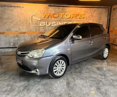 Toyota Etios XLS 1.5 Flex 16V 5p Mec.  - Cinza - 2014/2014