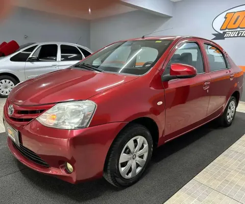Toyota Etios SD X - Vermelha - 2014/2014