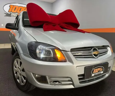 Chevrolet Prisma /GM  MAXX 1.4 - Prata - 2010/2011