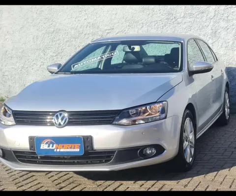 Volkswagen Jetta Comfortline 2.0 8V 4p Tipt.  - Prata - 2012/2013