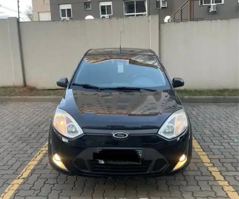 Veículo com toda a manutenção em dia, pronto para uso.Motor recém-feito