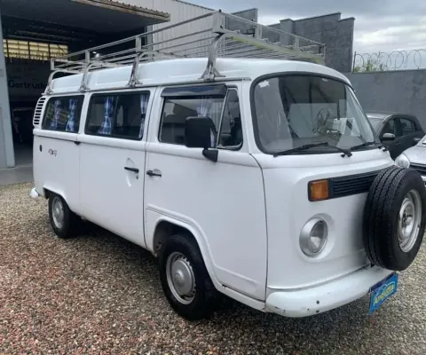 VOLKSWAGEN Kombi 1.4 FLEX STD 9 LUGARES
