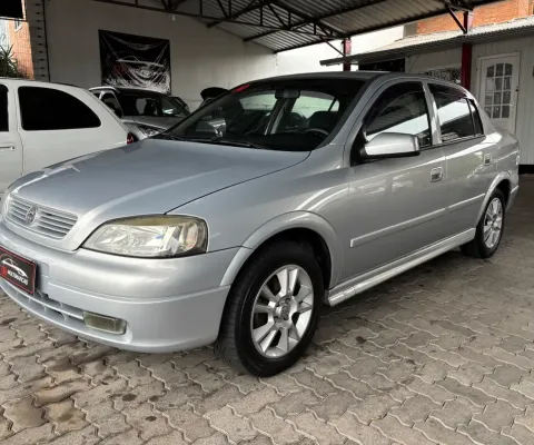 Astra 1.8 2000 em ótimo estado de conservação de segundo dono