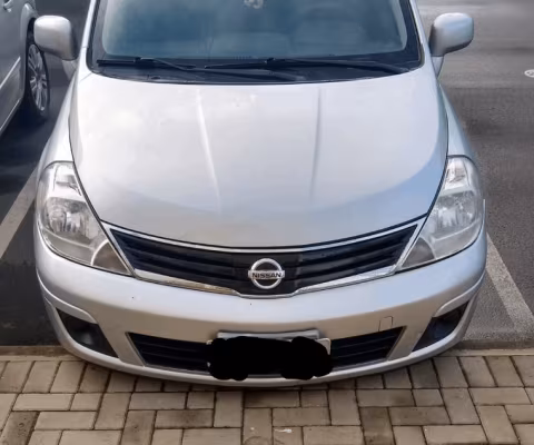 NISSAN TIIDA à venda.