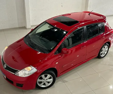 NISSAN TIIDA SL 1.8 COM TETO SOLAR, BANCOS EM COURO,  BAIXO KM.