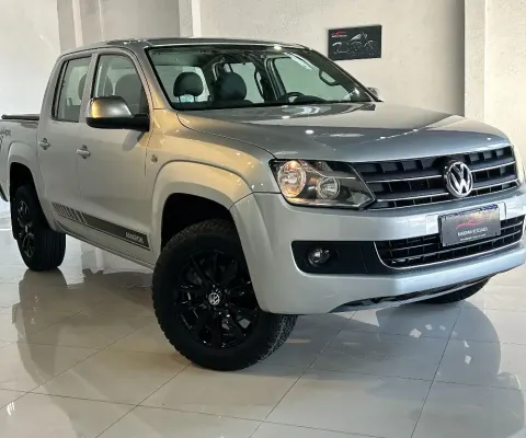 AMAROK 2.0 TURBO DIESEL, RODAS ARO 18, BANCOS EM COURO, REVISADA