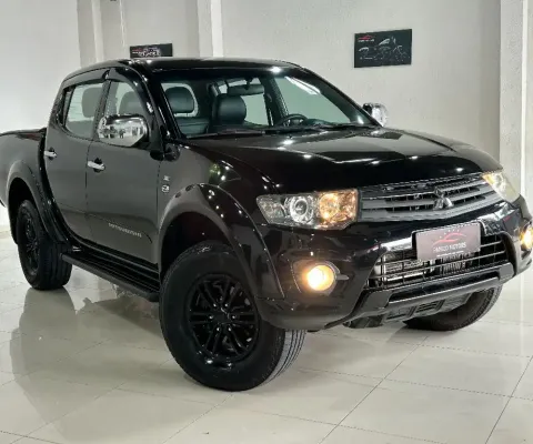 MITSUBISHI L200 TRITON 3.2 4X4 2016 SUPER CONSERVADA PLACA A, BANCOS EM COURO, PNEUS NOVOS