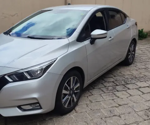 VERSA carro economico, porta malas excelente, confortável, moderno. 