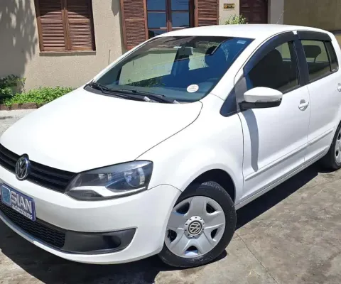 VOLKSWAGEN FOX TREND 1.0 MI 8V TOTAL FLEX 4P 2013