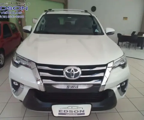Toyota Hilux SW4 SRX 4x4 2.8 TDI 16V Dies. Aut.7Lug