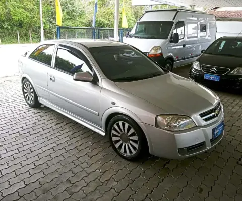 Astra 2.0 Hatch 8V 3p