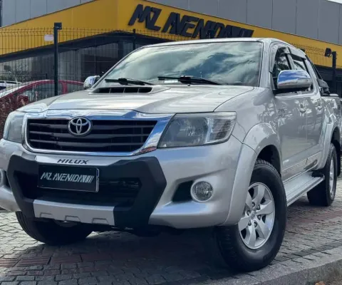 Toyota Hilux CD SRV D4-D 4x4 3.0 TDI 8V 116cv TB Diesel AUT - Prata - 2013/2013
