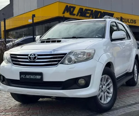 Toyota Hilux SW4 SRV D4-D 4x4 3.0 TDI Dies. Aut  - Branca - 2012/2013