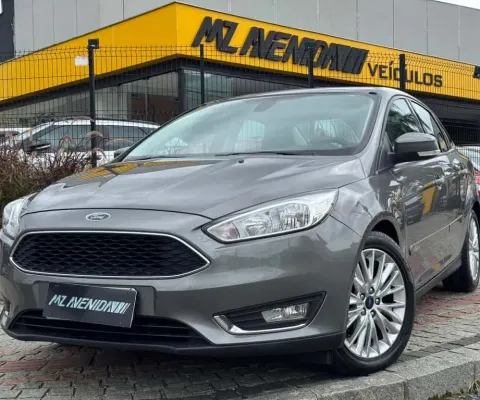 Ford Focus Fastback SE/SE PLUS 2.0 Flex Aut. - Cinza - 2017/2018