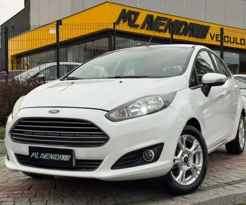 Ford Fiesta SEL 1.6 16V Flex Mec. 5p  - Branca - 2016/2017