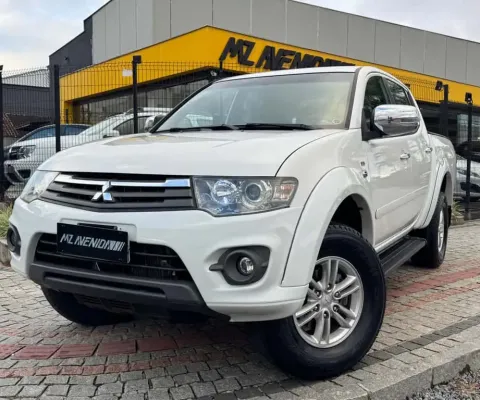 Mitsubishi L200 Triton HPE 3.5 CD V6 24V Flex Aut.  - Branca - 2015/2016