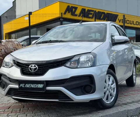 Toyota Etios 1.5 X PLUS 2020 - Prata - 2019/2020