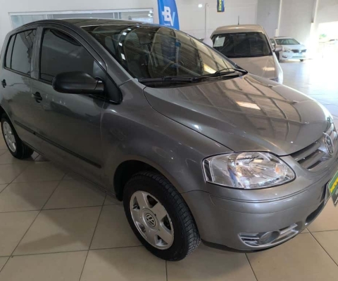 Volkswagen Fox 1.0 Mi Total Flex 8V 5p  - Cinza - 2005/2006