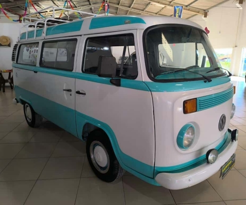 Volkswagen Kombi Lotação 1.6 MPi  - Branca - 2003/2003