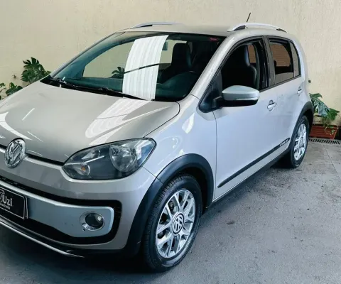 Volkswagem Cross Up 1.0 flex 2015 Completo