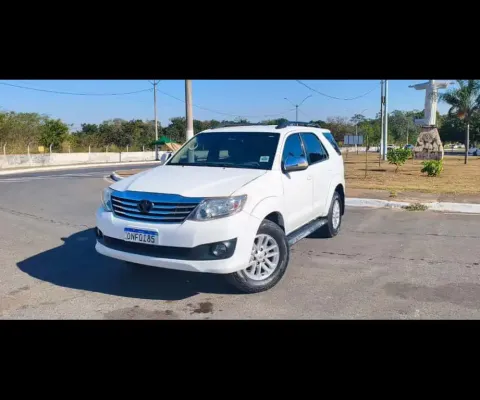 Toyota hilux sw4 srv 4x2 2.7 flex 16v aut 2013