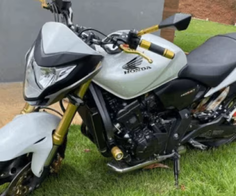 HONDA HORNET à venda.