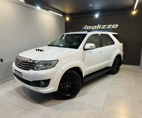 Toyota Hilux SW4 SRV D4-D 4x4 3.0 TDI Dies. Aut